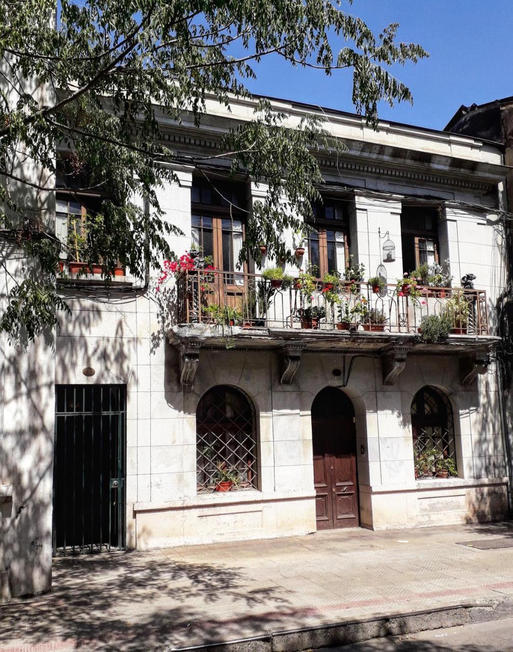 Casa Dos Leones Hotel Santiago Exterior photo